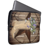 素朴な納屋の木材 ワイルドフラワー ウエスタンカントリーカウボーイ ラップトップスリーブ (正面右)