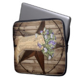 素朴な納屋の木材 ワイルドフラワー ウエスタンカントリーカウボーイ ラップトップスリーブ (正面左)