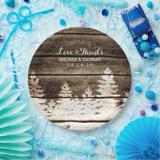 素朴な納屋の木製の松の木の冬の結婚式のプレート ペーパープレート (パーティー)