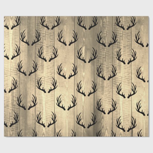 素朴な納屋の木製の板及び黒いシカの(雄ジカの)枝角 ラッピングペーパー (フラット)