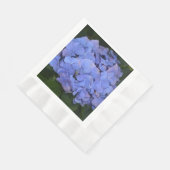 素朴な紫のヤマアジサイ (Hydrangea macrophylla) 縁ありランチョンナプキン (角)