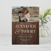 素朴な茶色の木材が印象的な秋の写真結婚式 招待状 (スタンド正面)