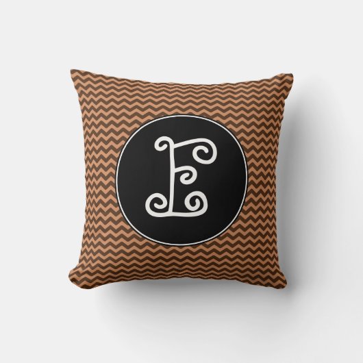 素朴な薄茶及び焦茶の波状パターン クッション (正面)