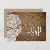 素朴な西部の田舎の結婚式のラップとレース インビテーションポストカード (正面/裏面)