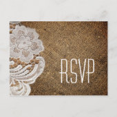 素朴な西部の田舎の結婚式のラップとレース インビテーションポストカード (正面)