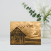 素朴な西部の田舎の農場の古い結婚納屋 インビテーションポストカード (スタンド正面)