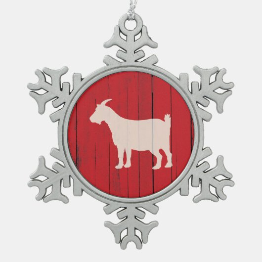 素朴な農場のヤギの赤い納屋木パネル スノーフレークピューターオーナメント (正面)