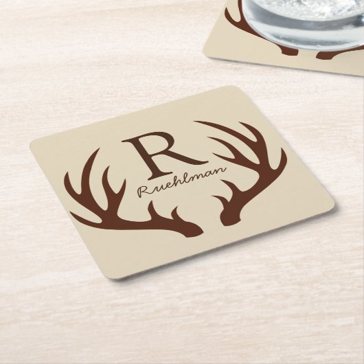 素朴な農家のブラウンのシカの(雄ジカの)枝角の姓 スクエアペーパーコースター (アングル)
