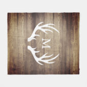 素朴な農家の納屋の木製のシカの(雄ジカの)枝角 フリースブランケット (正面(横))