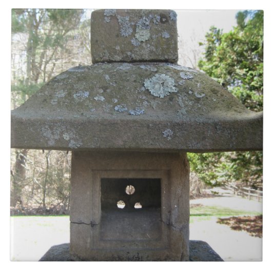 素朴な風化させた石造りのランタン タイル (正面)