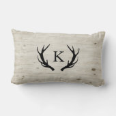 素朴な鹿の角ロゴ ウッド モノグラム ランバークッション (裏面)