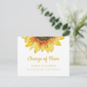 素朴ひまわり。日付結婚の変更の延期 インビテーションポストカード (スタンド正面)