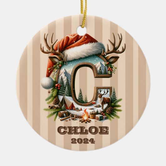 素朴アドベンチャーレターCサンタハットとキャンプファイア セラミックオーナメント (正面)