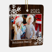 素朴ウッドフォト縁どホワイトスノーフレークスホリデー セラミックオーナメント (右)