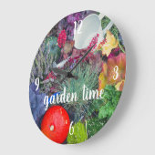 素朴カラフルな秋の庭 ラージ壁時計 (傾斜)
