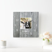 素朴グレイ結婚ウッド記念カスタム写真 スクエア壁時計 (ホーム)