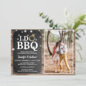 素朴チャーム「I DO BBQ」婚約パーティ 招待状 (スタンド正面)