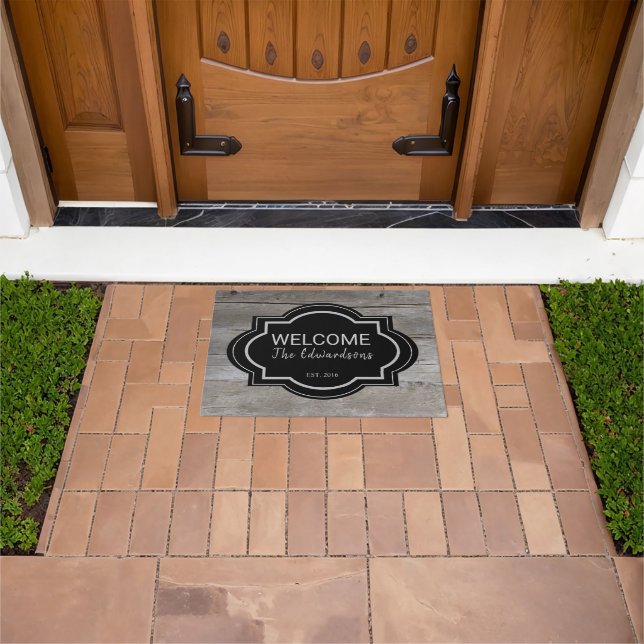 素朴バーンウッド黒い歓迎ファミリー名 ドアマット (室外)
