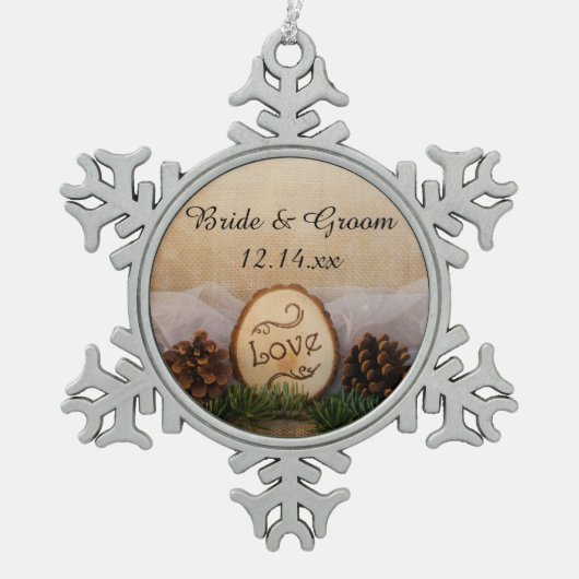 素朴パインズ結婚ウッズ スノーフレークピューターオーナメント (正面)