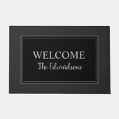 素朴モダンなダークグレーの黒い歓迎ファミリー名 ドアマット (正面)