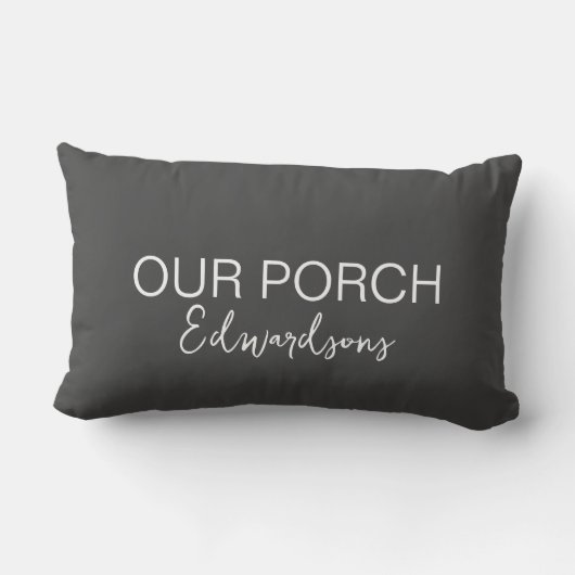 素朴モダンなダークグレーポーチスクリプトファミリー名 ランバークッション (裏面)