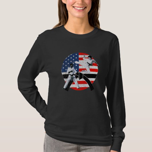 素朴レトロ飛んでいる空手キックUSA 1 Tシャツ (正面)
