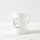 素朴ヴィンテージサイクリング ボーンチャイナマグカップ (正面右)