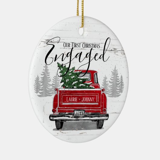 素朴初めてのクリスマス婚約したヴィンテージレッドトラック セラミックオーナメント (右)