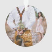 素朴初めてのクリスマス婚約した2枚の写真クリスマス オーナメント (裏面)