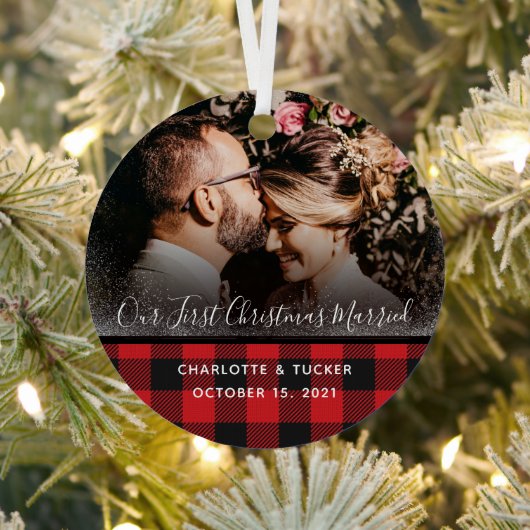 素朴初めてのクリスマス結婚したPlaid 2写真 メタルオーナメント (インサイチュ)