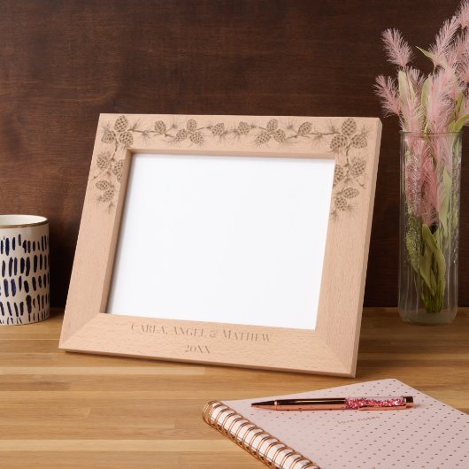 素朴松円錐10 x 8パーソナライズされた写真 レーザー彫刻フレーム (左)