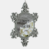 素朴白い花カスタマイズオーナメント スノーフレークピューターオーナメント (左)