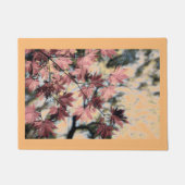 素朴秋のカエデ離れの赤いピンク ドアマット (正面)