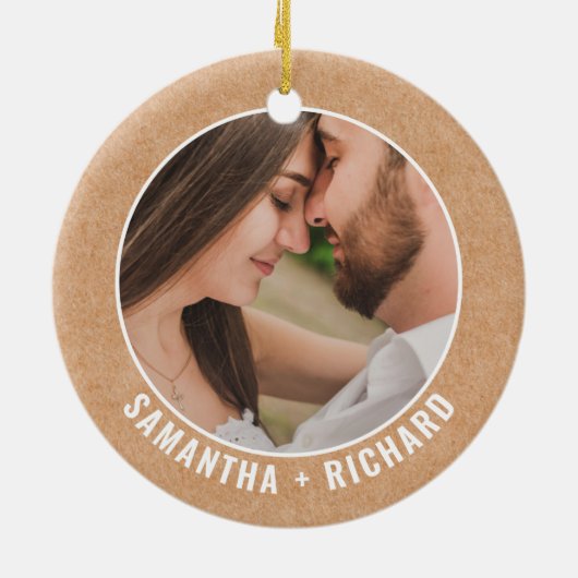 素朴紙1周年記念結婚カップル写真 セラミックオーナメント (裏面)