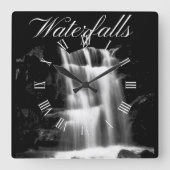 素朴自然景観滝 スクエア壁時計 (正面)