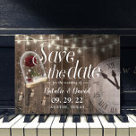 素朴Fairytale結婚's Barn Wood Save the Date 案内ポストカード<br><div class="desc">バ素朴ンウッドカンデラブラ&クロックおとぎ話の結婚式の日付の発表を保存する。</div>