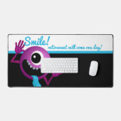 紫おもしろいの漫画の怪物、スマイル デスクマット (キーボード&マウス)