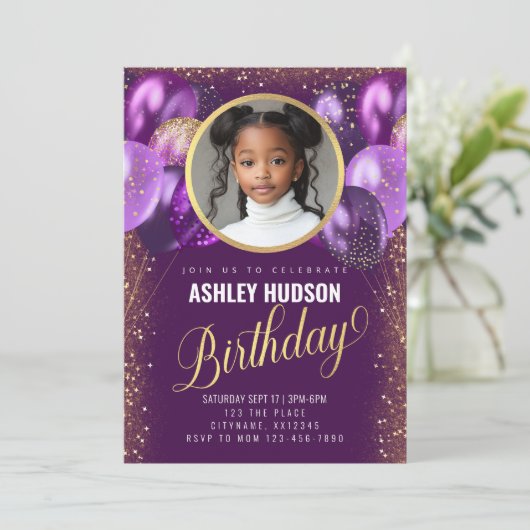 紫および金ゴールドバルーン子供の誕生日招待状 招待状 (スタンド正面)