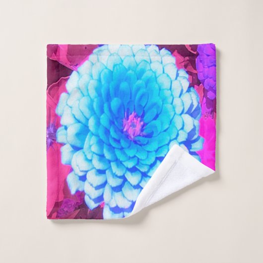 紫かわいらしの夏の庭の青い《植物》百日草 ウォッシュタオル (ウォッシュタオル)