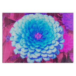 紫かわいらしの夏の庭の青い《植物》百日草 カッティングボード