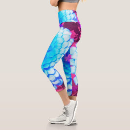 紫かわいらしの夏の庭の青い《植物》百日草 カプリレギンス