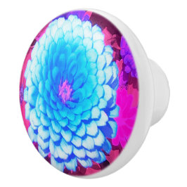 紫かわいらしの夏の庭の青い《植物》百日草 セラミックノブ