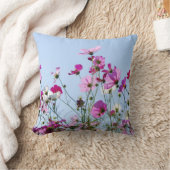 紫かわいらしの花ブルーSKy写真 クッション (ブランケット)