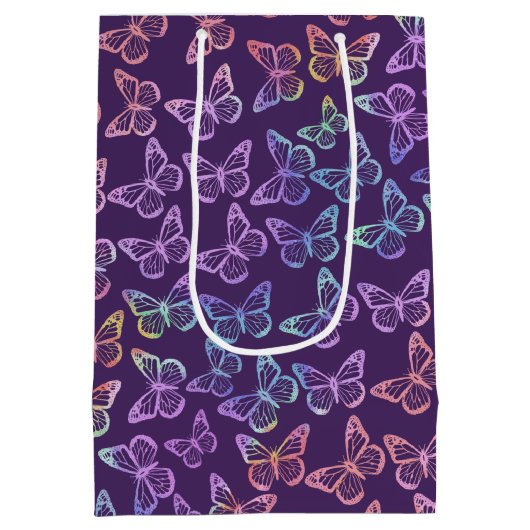 紫かわいらしガーリー蝶の模様の虹色 ミディアムペーパーバッグ (裏面)