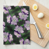 紫かわいらしゼラニウム花対柄 キッチンタオル (四つ折り)