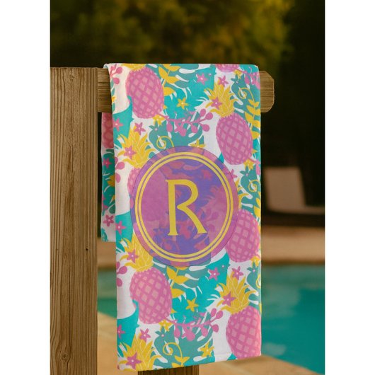 紫かわいらしパイナップルと青い熱帯葉産 ビーチタオル