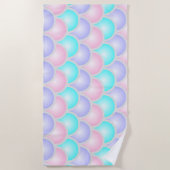 紫かわいらしピンクのアクアブルーのパステルマーメイドはかりで測 ビーチタオル (正面)