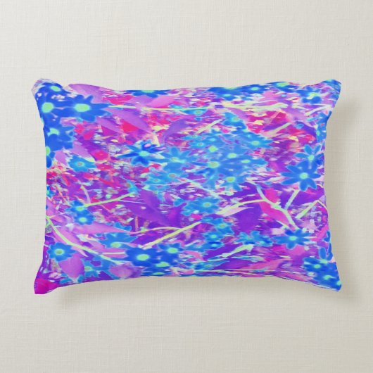 紫かわいらし色の青とライムグリーンの花 アクセントクッション (正面)