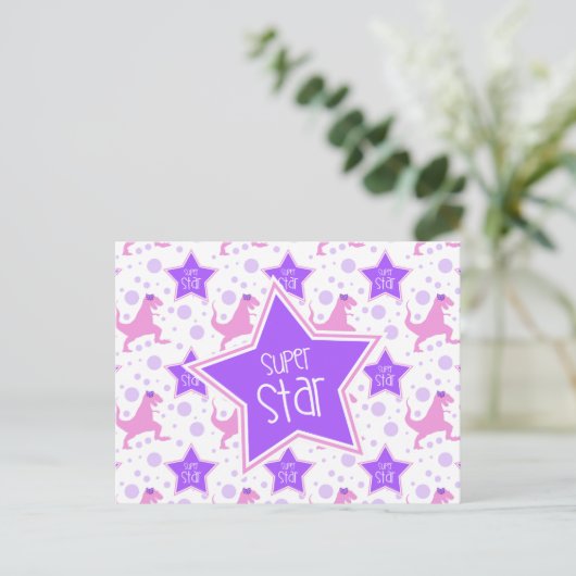 紫とすごいピンクの恐竜のスターポストカード インビテーションポストカード (スタンド正面)