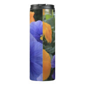 紫とオレンジのパンジーと緑のフローラ写真4810 タンブラー (裏面)